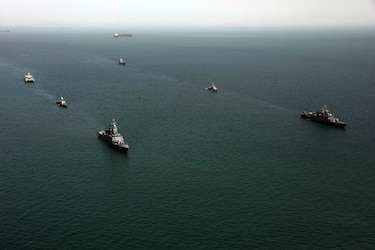 Irán y Rusia celebran maniobras navales en el mar de Omán en medio de tensiones con Estados Unidos