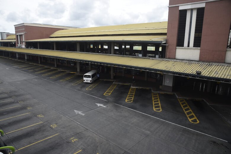 Estaciones del Metro amanecieron abarrotadas de usuarios; MiBus mantiene suspensión temporal de algunos servicios