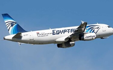 Comité griego desmiente hallazgo de restos del avión egipcio