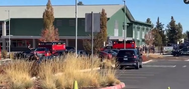 Al menos dos heridos, incluido un menor, en un tiroteo en una escuela de Oregón, Estados Unidos