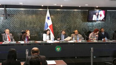 Diputados archivan 12 denuncias contra magistrados de la Corte