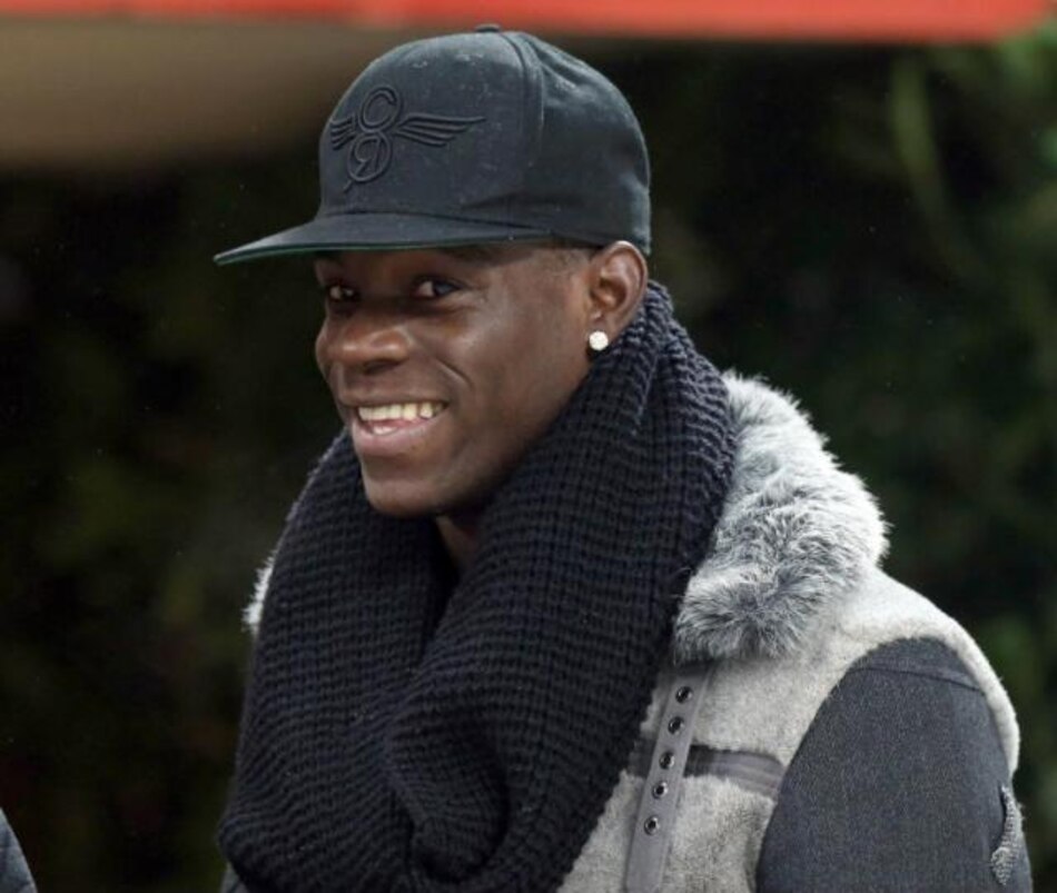 Mario Balotelli reconoce paternidad de la pequeña Pia