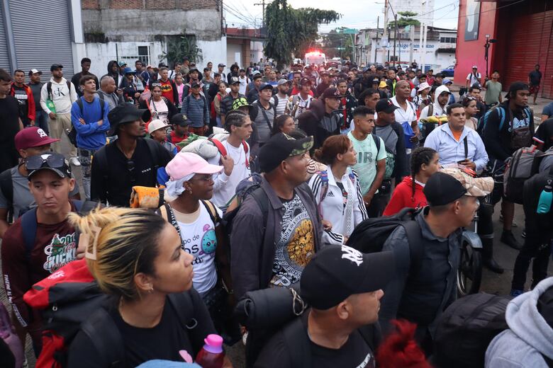 Cientos de migrantes salen en caravana del sur de México; conozca hacia dónde se dirigen