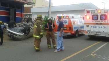 Colisión y vuelco en Chitré deja seis heridos