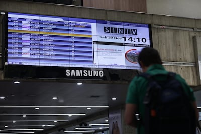 Trump eleva tensión con Venezuela y aerolíneas toman precauciones para operar en el país