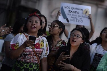 Caso Arquesio Arias: grupo de mujeres protesta frente a la Asamblea