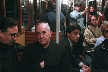 Argentina presume: Tenemos a Messi, el Papa, Gardel, la reina...