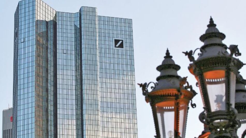 FED señala deficiencias críticas en Deutsche