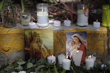 Entre homenajes y sepelios, México llora a sus muertos por el sismo