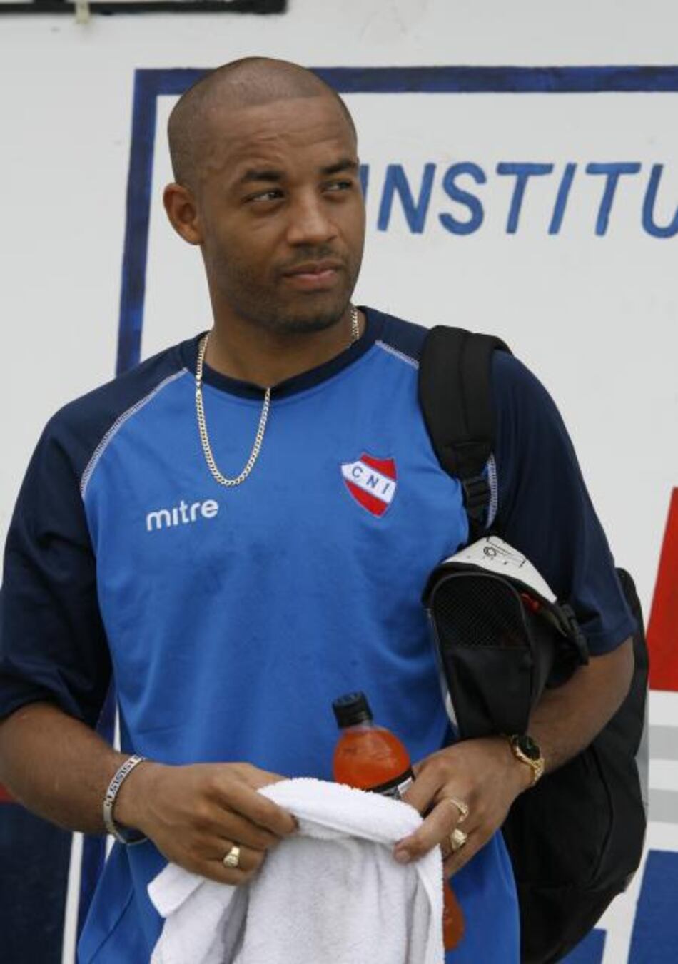 Declaran inocente al futbolista Oscar McFarlane