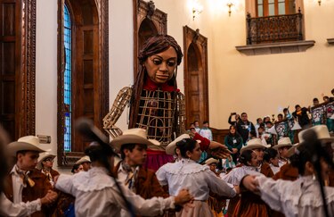 La muñeca Amal promueve la inclusión en Monterrey