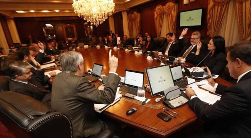 El 15 de junio se tomará una decisión sobre ley de contrataciones públicas