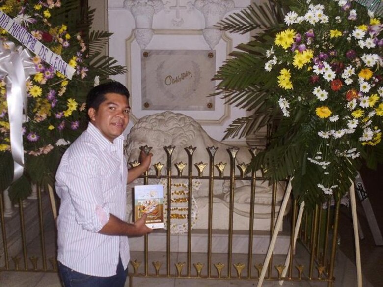 El mar que habita en la poesía del panameño Javier Alvarado