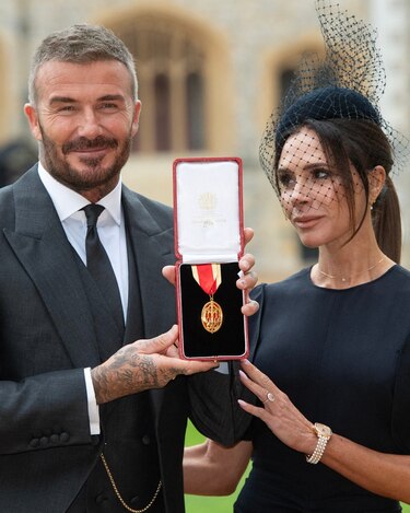 Beckham es nombrado caballero por el rey Carlos III