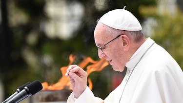 Papa Francisco insta a jóvenes colombianos a promover el perdón
