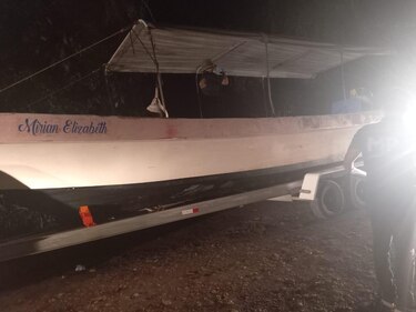 Guatemala: cocaína en lancha, narcoavioneta quemada y detenido para extradición a Estados Unidos