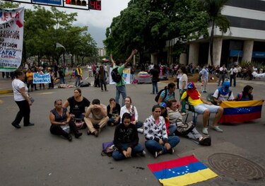 Opositores convocan a protesta en Caracas
