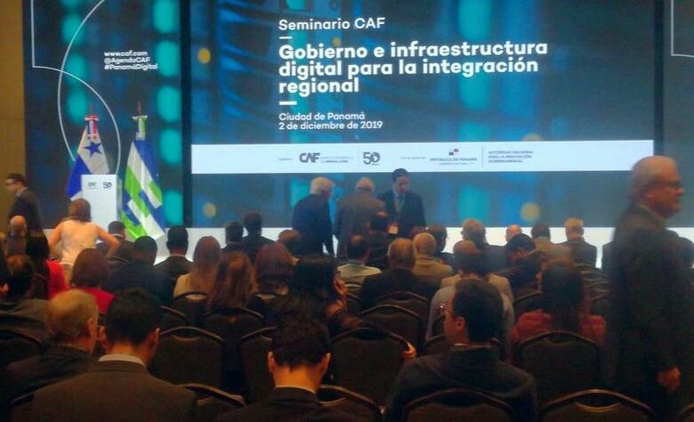 CAF analiza con expertos los desafíos en gobierno digital