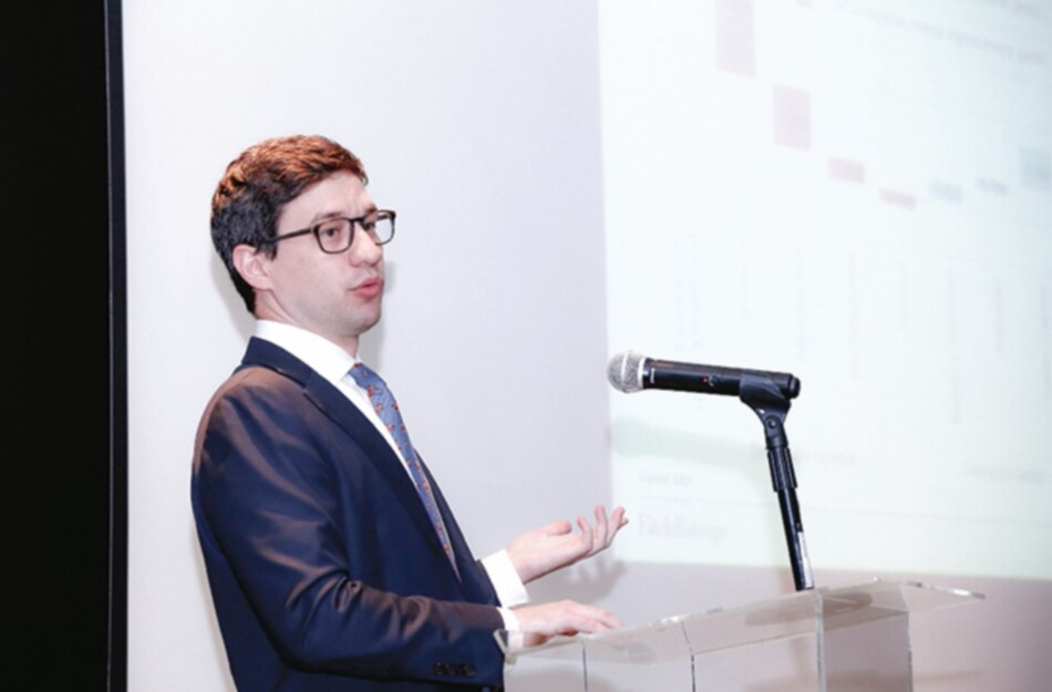 Fitch prevé más crecimiento y duda sobre desempeño fiscal