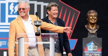Salón de la Fama de la NFL da la bienvenida a sus ocho nuevos miembros