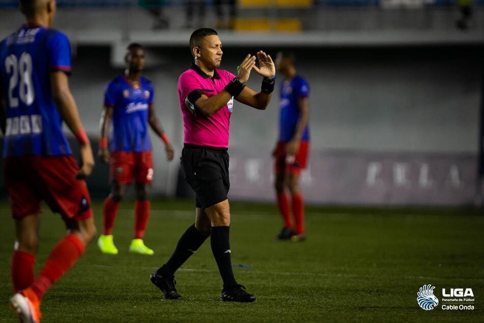 Árbitros protestan por dinero adeudado en la LPF