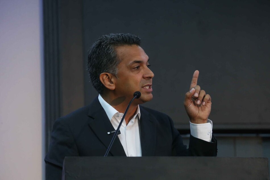 Lombana desafía a sus oponentes políticos con la agenda de ‘romper’ los monopolios