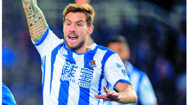 Real Sociedad y Alavés avanzan
