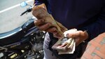 Venezuela inicia canje masivo de billetes de 100 bolívares