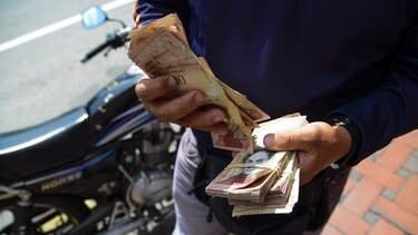 Venezuela inicia canje masivo de billetes de 100 bolívares