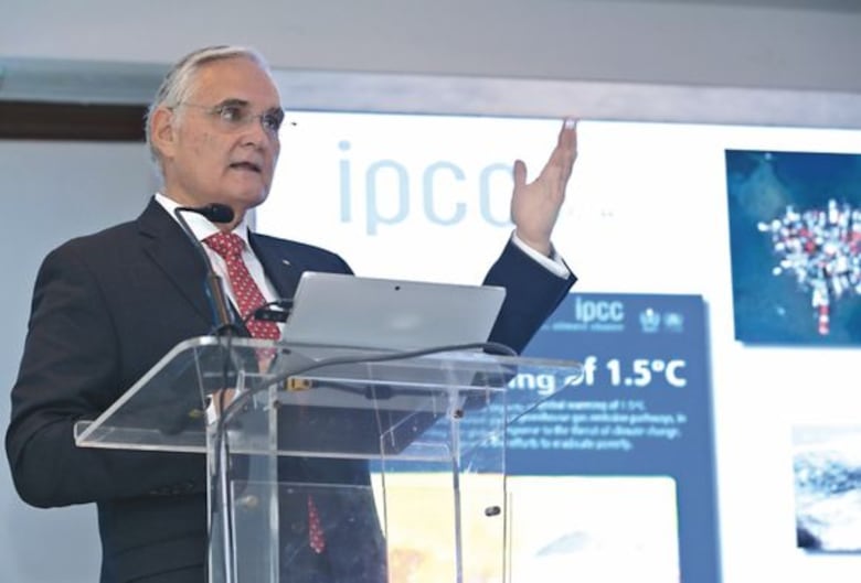 Presión sobre agua del Canal