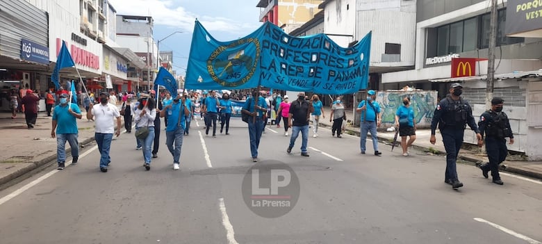Docentes decretarán paro indefinido de labores; aducen que autoridades no presentan propuestas