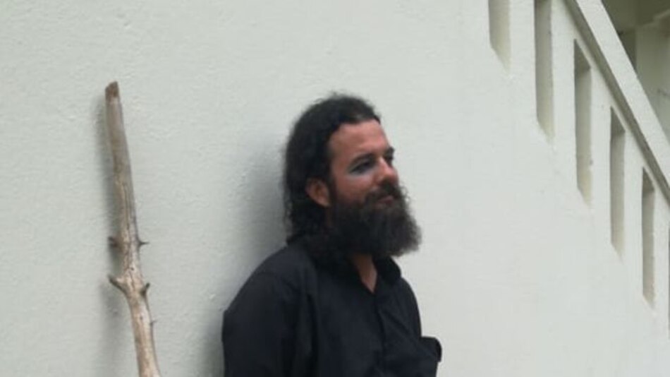 Por desnudarse en la sede del TE condenan a Belda a 30 días de arresto