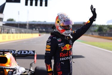 Verstappen logra la ‘pole’ bajo la lluvia en Bélgica