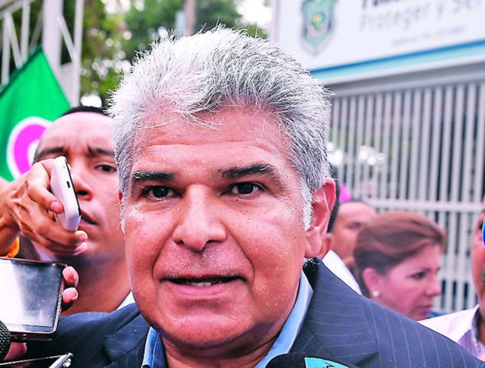 Millones en contratos con Pele System, Inc.