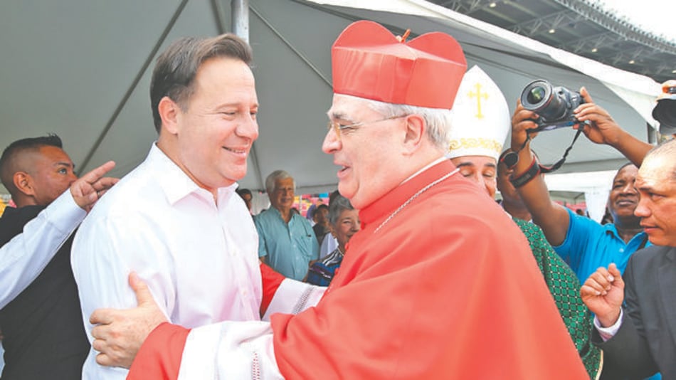 Gobierno dona millones de dólares a la Iglesia católica