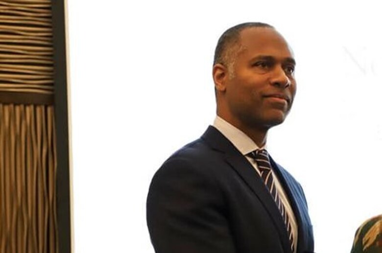 Científico panameño participa en creación del primer sensor que analiza la piel sin tocarla