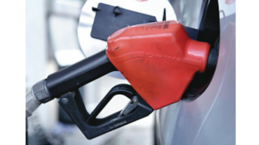 Transporte y prendas de vestir impulsan precios a la baja