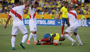 Ecuador aparta al técnico de la selección Gustavo Quinteros