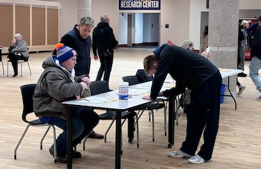 Arrancan los caucus de Iowa, la primera cita de las elecciones presidenciales de Estados Unidos
