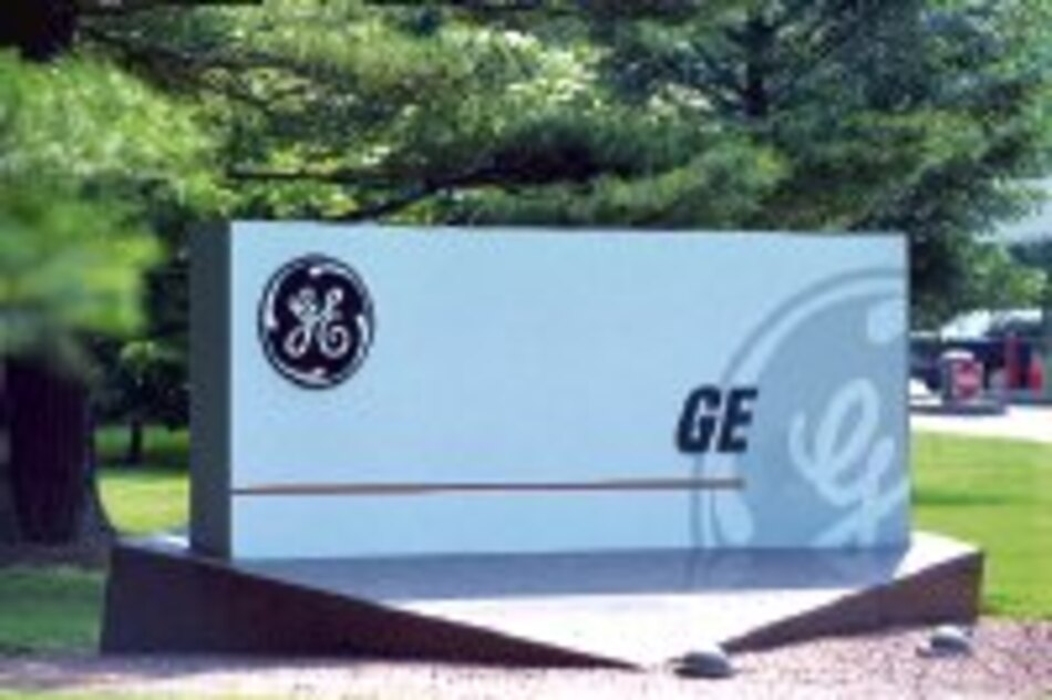 GE programa vender su división de plásticos