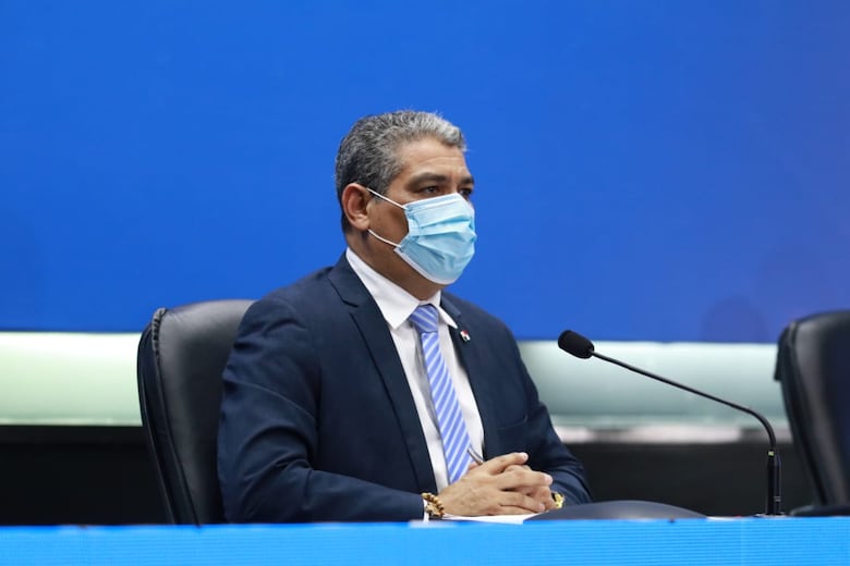 Salones de belleza, comercio al detal y distribuidores de automóviles podrán atender a partir del lunes, pero se mantiene la cuarentena