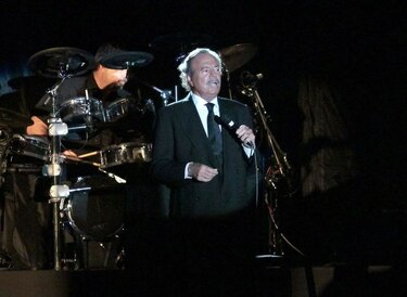Julio Iglesias vende propiedades en Miami por $150 millones