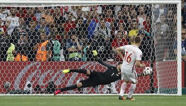 Portugal supera a Polonia en penaltis y está en semifinales