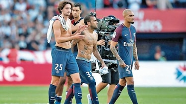 Alves dice que Neymar lo animó