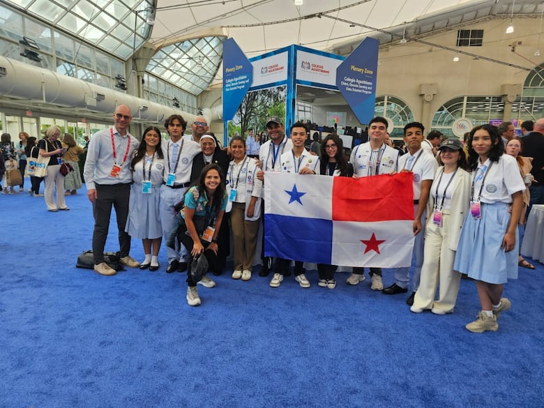 Estudiantes de colegio de Chitré se destacan en evento internacional sobre tecnología geoespacial