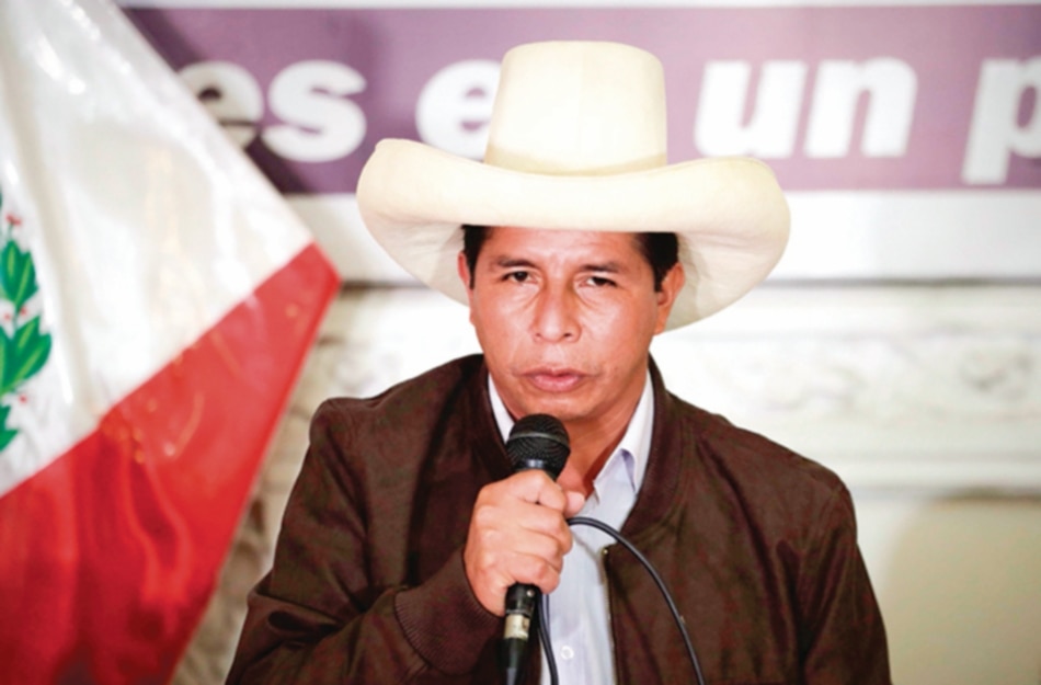 Fiscales peruanos interrogarán al presidente Pedro Castillo por ascensos militares