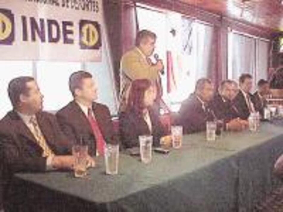 Roberto Arango dejará el INDE