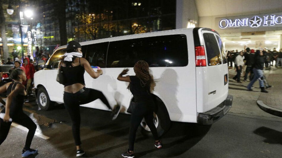 Estados Unidos: Manifestante herido de bala en Charlotte está en grave estado pero 'no muerto'