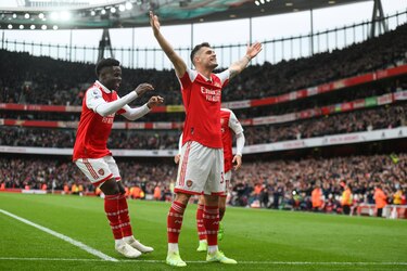 El City doblega al Liverpool; Arsenal responde con goleada