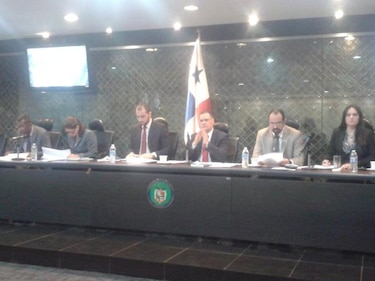 Crean subcomisión para tratar propuesta sobre Crisol de Razas